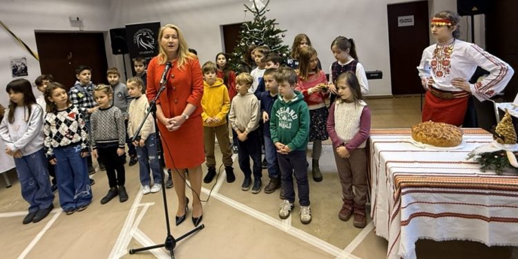 Месец на светлина и общност в БУ „Св. св. Кирил и Методий във Виена