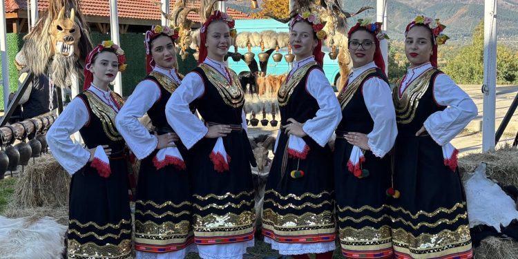 Младите хора се нуждаят най-много от нашата подкрепа