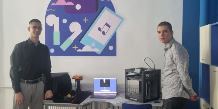 Езиковата гимназия в Ловеч с нов STEM център и спортни игрища