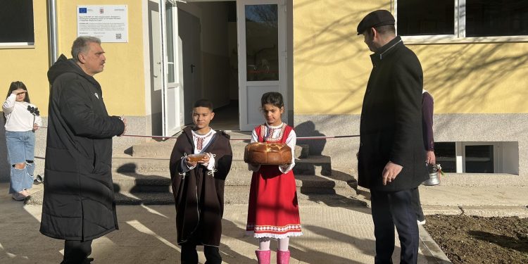 От печки до модерна среда в училището в с. Раждавица