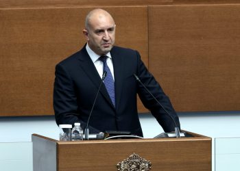 Предвижда се след обществено обсъждане изучаването на предмета „Добродетели“ в българските училища да започне през учебната 2027/2028 г.