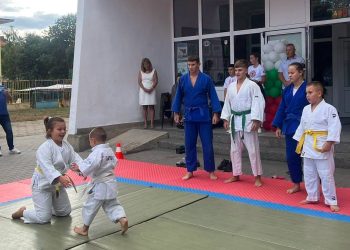Звънецът би за 24 спортни училища