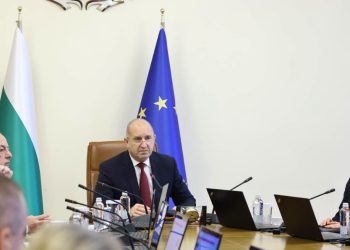 Ръст на учителските заплати със 7,5% за 2027 г.
